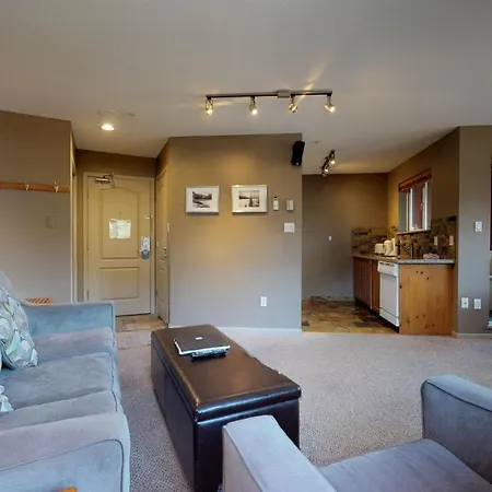 Whistler Blackcomb Vacation Rentals - Village North Exterior photo