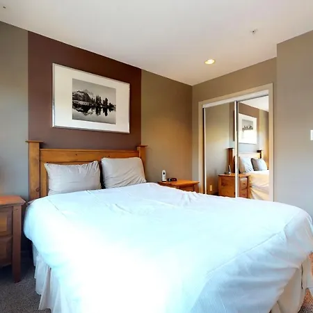 Whistler Blackcomb Vacation Rentals - Village North Exterior photo
