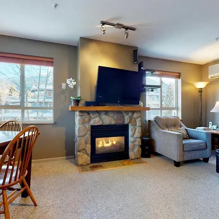 Whistler Blackcomb Vacation Rentals - Village North Exterior photo